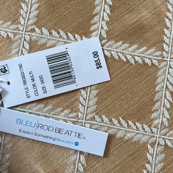 3 34DD bikini swimwear tops. Never worn, new with tags - Picture 6 of 6